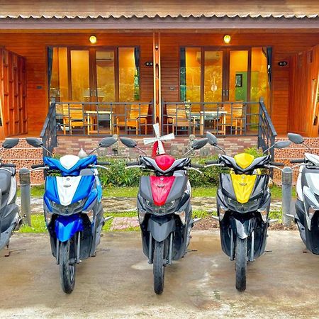 Aow Thai Homestay Ban Hin Dam Esterno foto