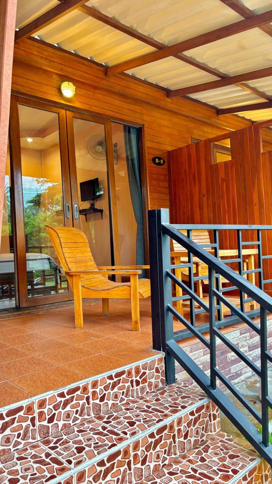 Aow Thai Homestay Ban Hin Dam Esterno foto