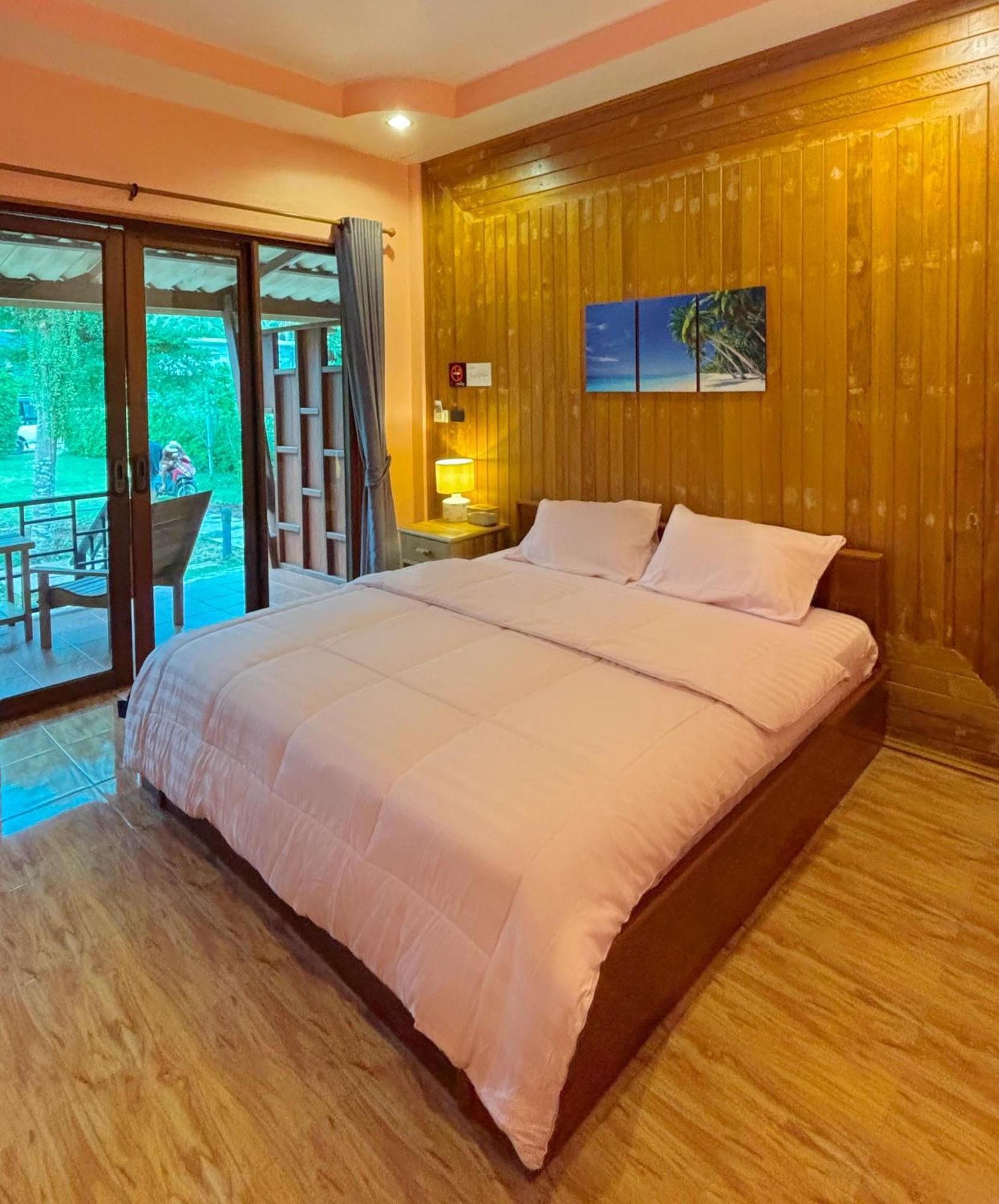 Aow Thai Homestay Ban Hin Dam Esterno foto